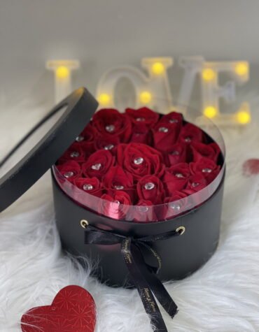 Box of glitter roses