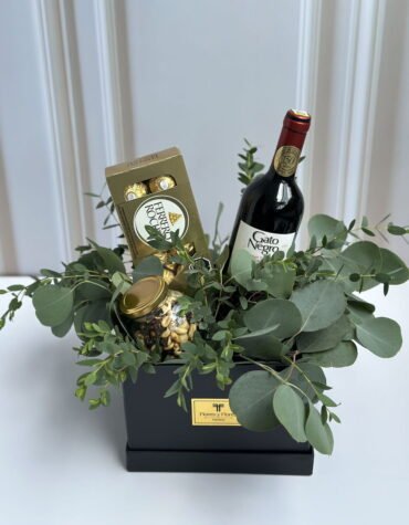 WINE AND DRIED FRUITS BASKET